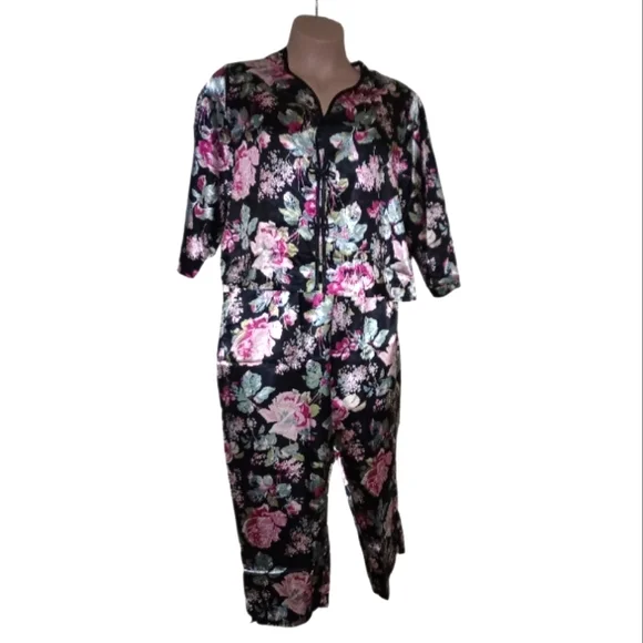 Black satin pajamas set - Picture 3 of 5